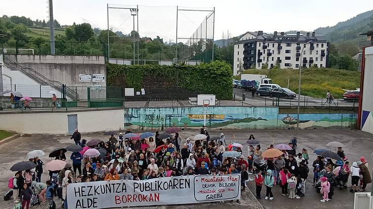 Durangaldeko ikastetxe publikoetako hezkuntza komunitateek lan baldintzak hobetzeko greba babestu dute